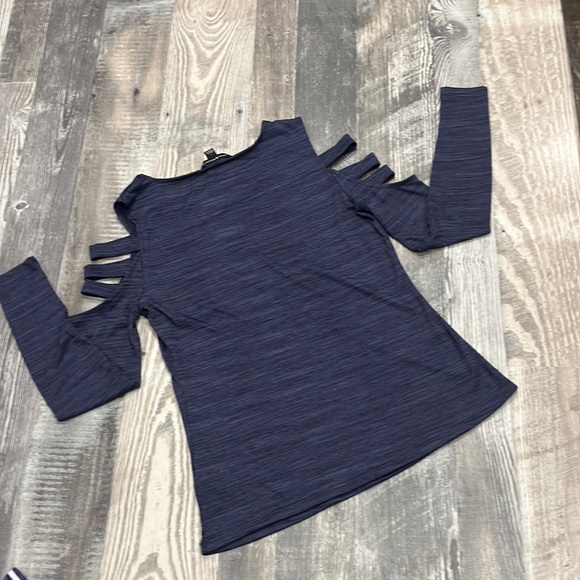 Rock & republic top - Picture 3 of 3